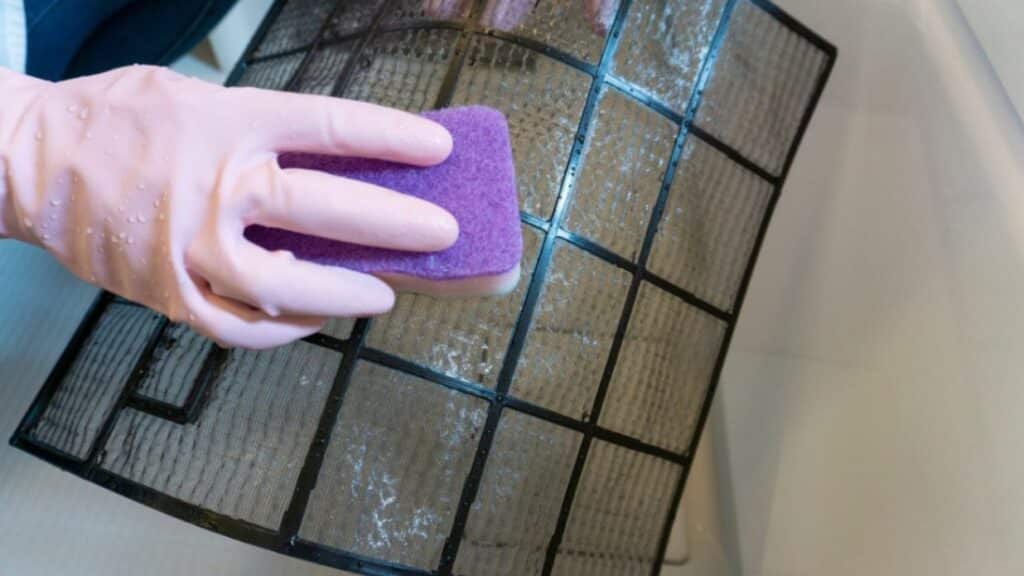 cleaning the air conditioner filters
